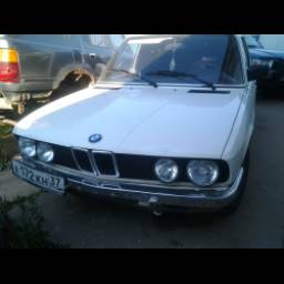 Автомобиль BMW 520 E28 "Акула"