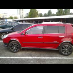 Автомобиль Geely MK Cross хэтчбек