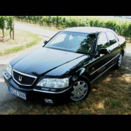 Автомобиль Honda Legend седан