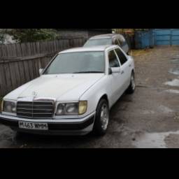 Автомобиль Mercedes-Benz E300D W124 седан