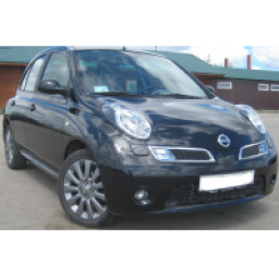 Автомобиль Nissan Micra