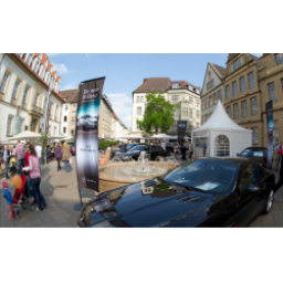 Автомобильный салон под открытым небом (Германия, Билефельд)